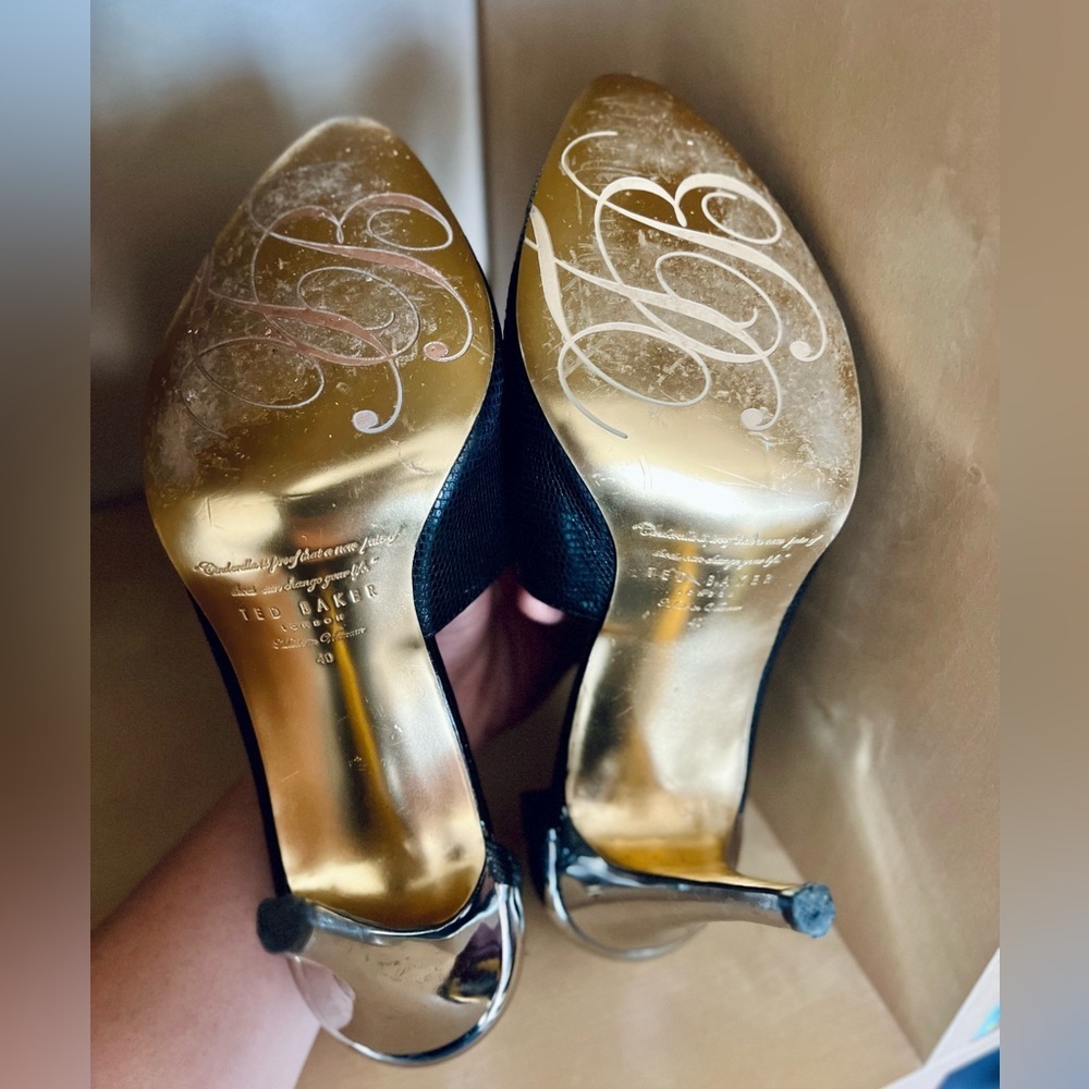 Ted Baker London Black Stilettos with Metallic Heels Gold size 40 (US 9/9.5) - Picture 6 of 10